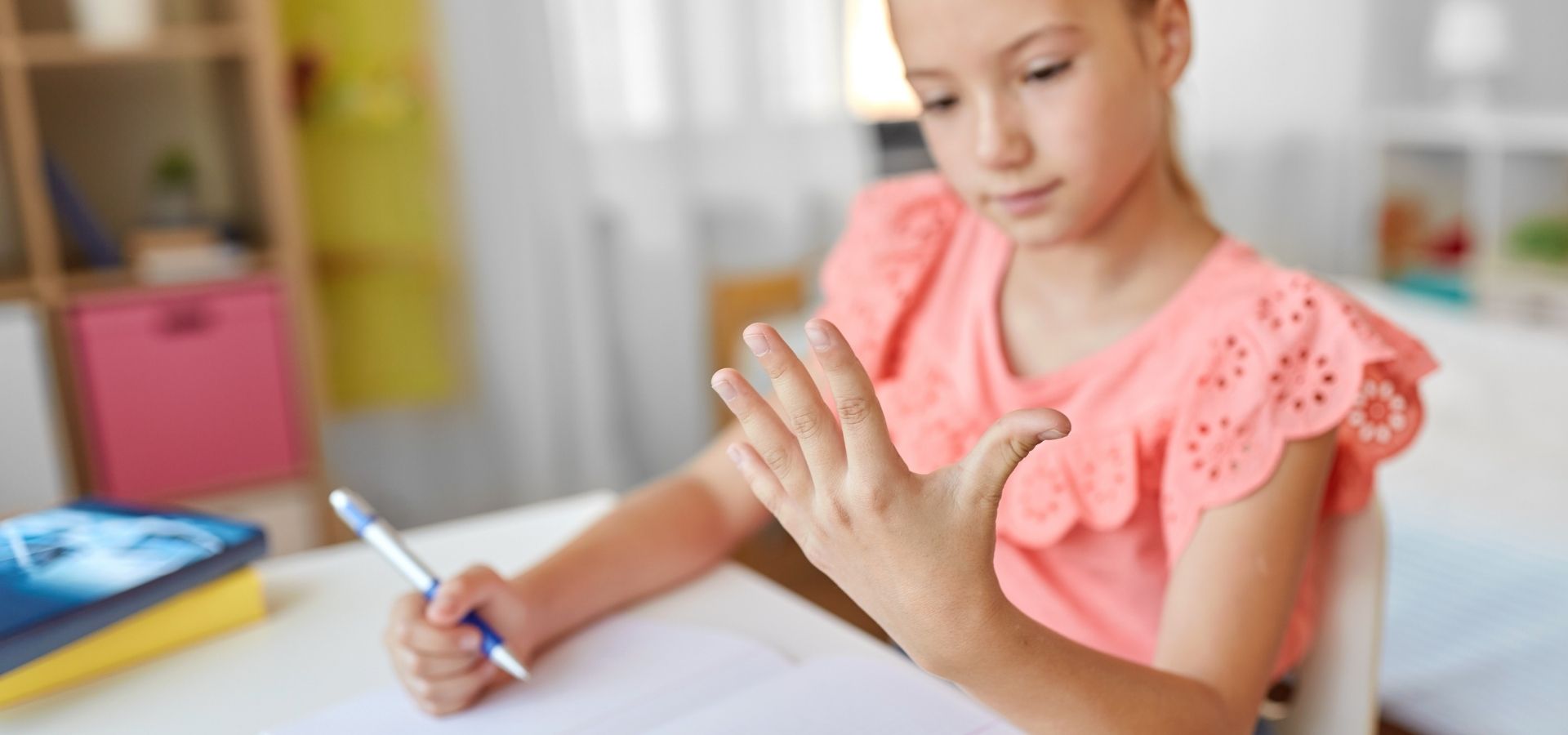 So stärkst du dein Kind mit Matheschwierigkeiten